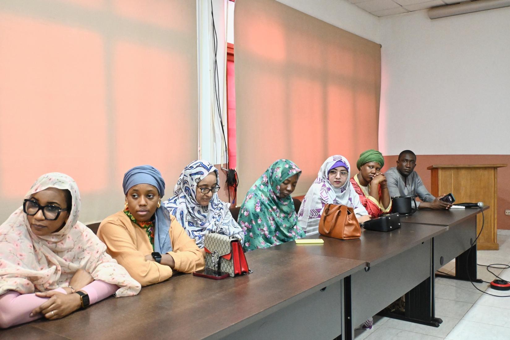 Les cheffes d'entreprise lors de la session d'information a permis aux femmes entrepreneures de poser des questions.